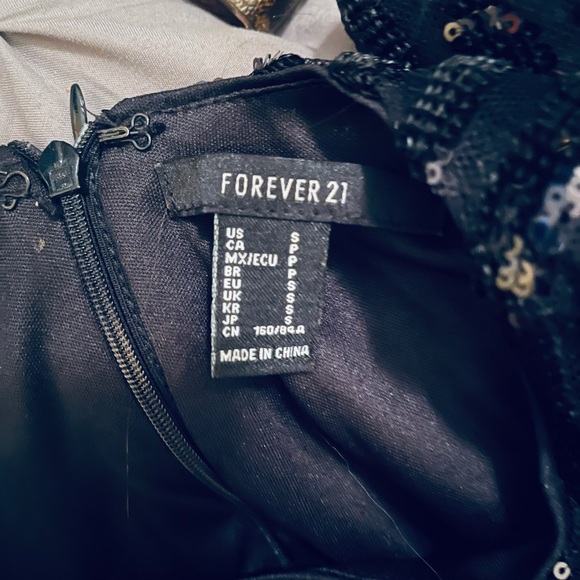 Cute cocktail sequence dress worn once. - Picture 4 of 4